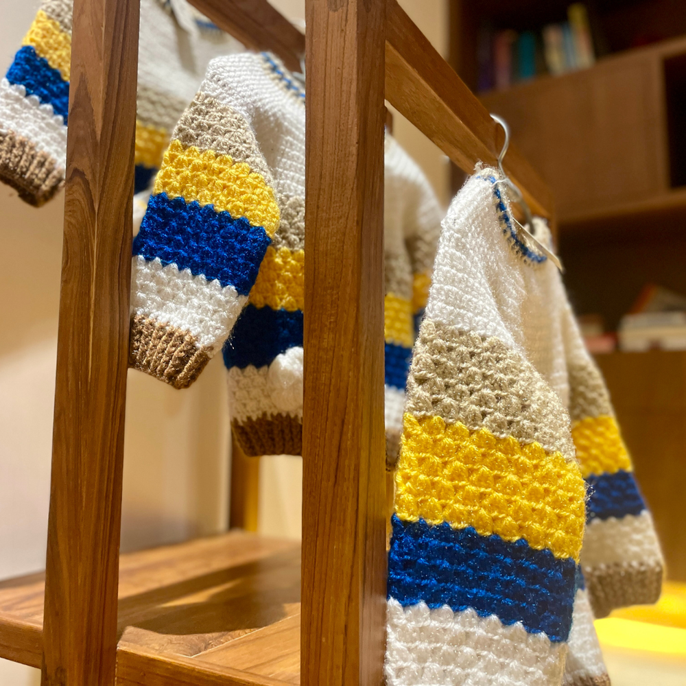 Bugs Bunny knit sweater for kids side view – Chutak Binak